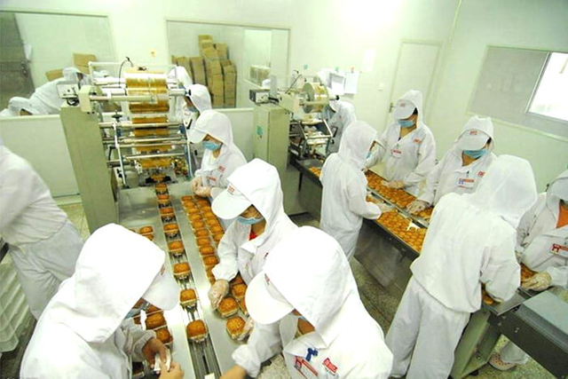 Automatic Packaging Of Pastries